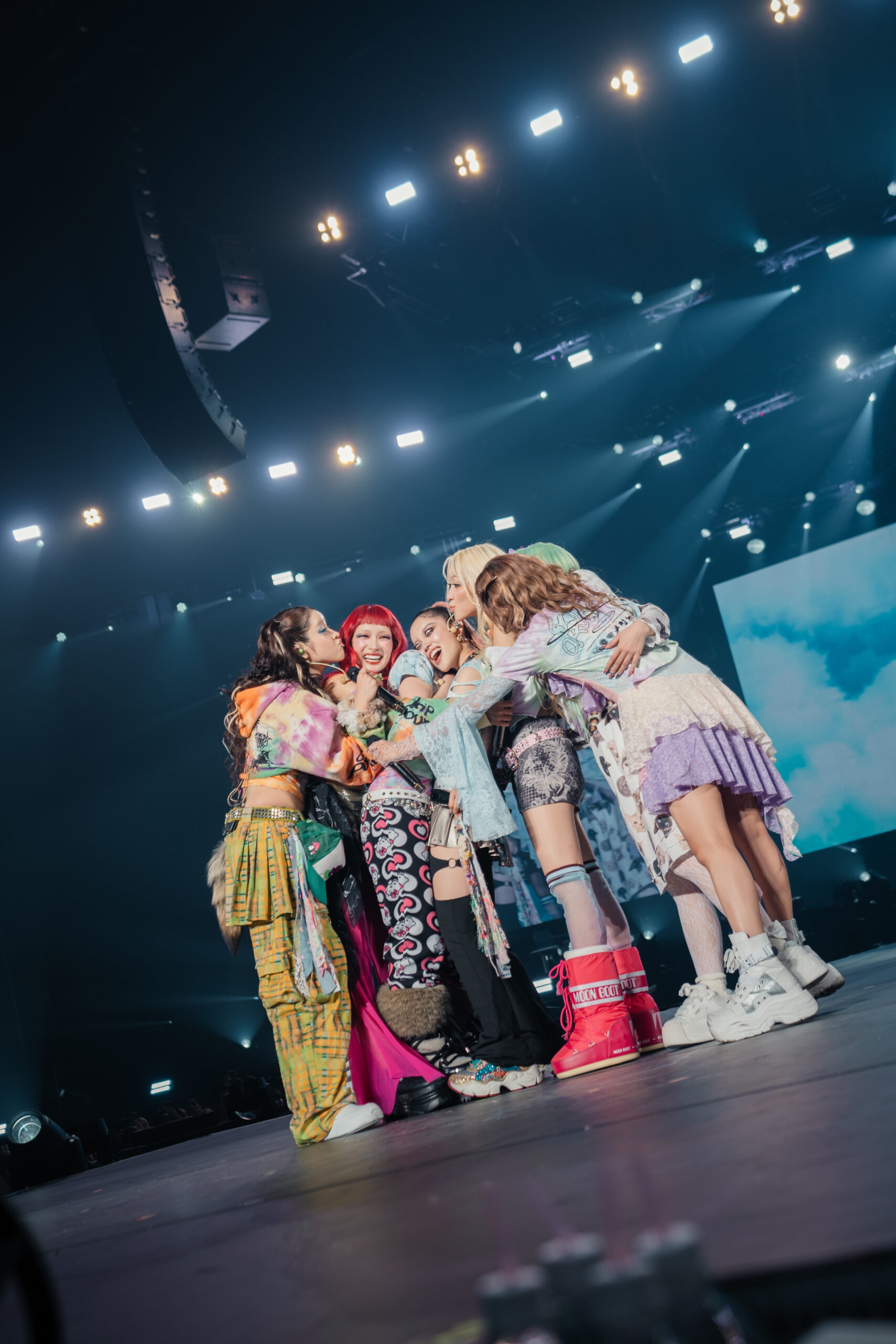 XG初の東京ドーム公演が決定、世界33都市ツアーのファイナルとして5月14日開催｜「XG 1st WORLD TOUR “The first HOWL”」2025年2月22日 有明アリーナ公演より