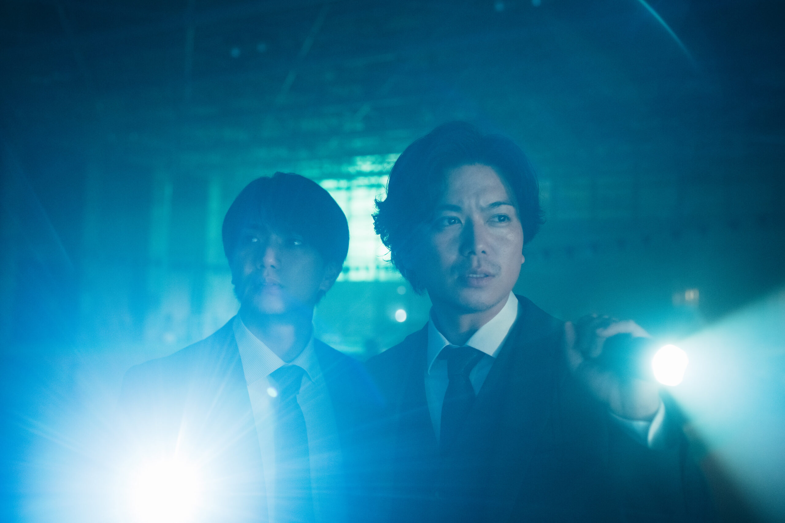 加藤シゲアキ監督、正門良規とのW主演で贈る濃密ミステリー『SUNA』予告映像＆場面写真解禁｜©︎2024 MIRRORLIAR FILMS PROJECT