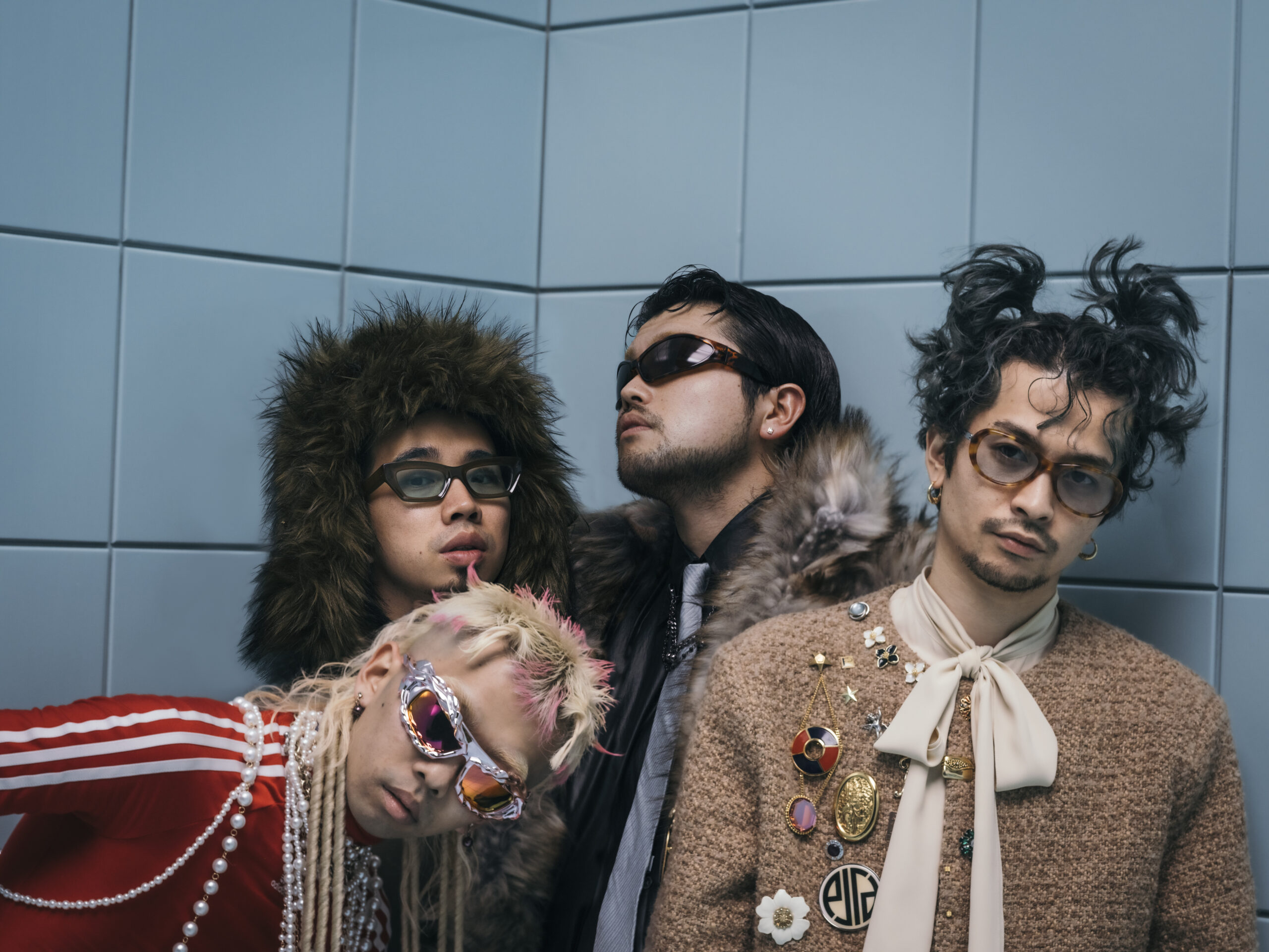 King Gnuが新曲『TWILIGHT!!!』のジャケット公開、インパクト大の最新アーティスト写真も｜