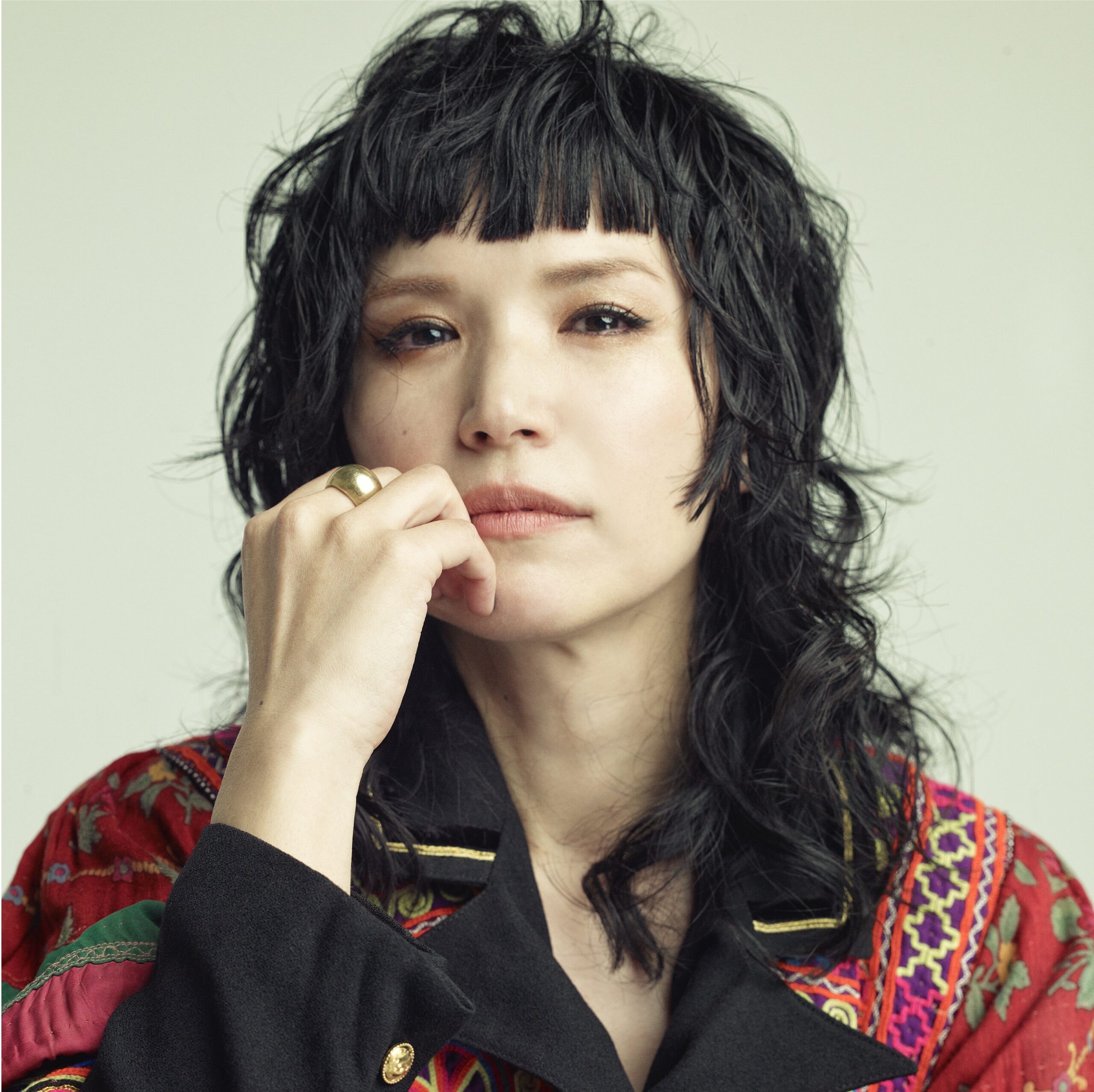 Superfly越智志帆が心血を注いだ10曲をダイジェストで、初カバーアルバムの全曲ティザー公開｜Superfly『彩り』（Mr.Childrenカバー） 配信ジャケット