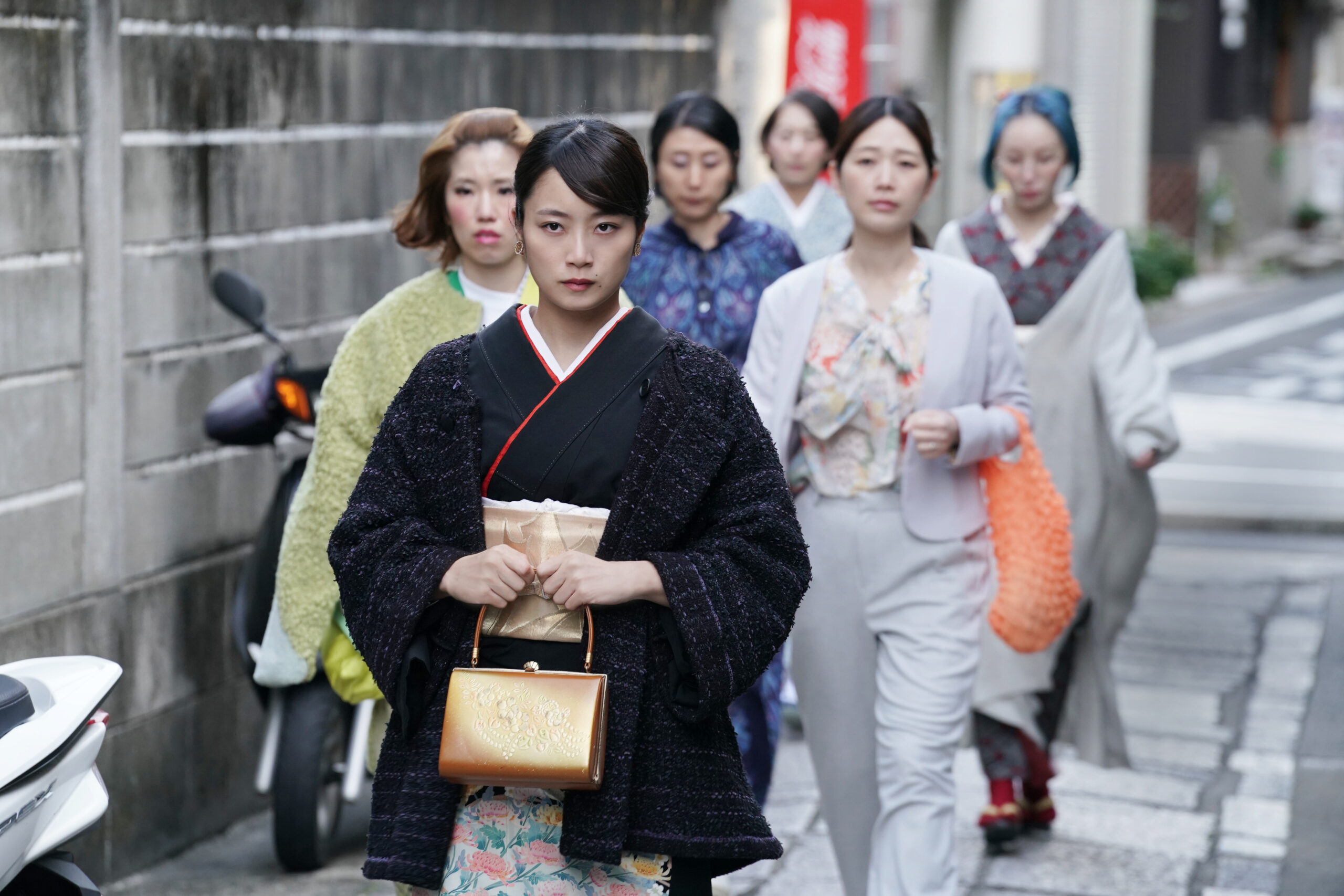 京都独特の文化を甘く見ていた深川麻衣が疑心暗鬼に、映画『ぶぶ漬けどうどす』場面写真解禁｜©︎2025「ぶぶ漬けどうどす」製作委員会