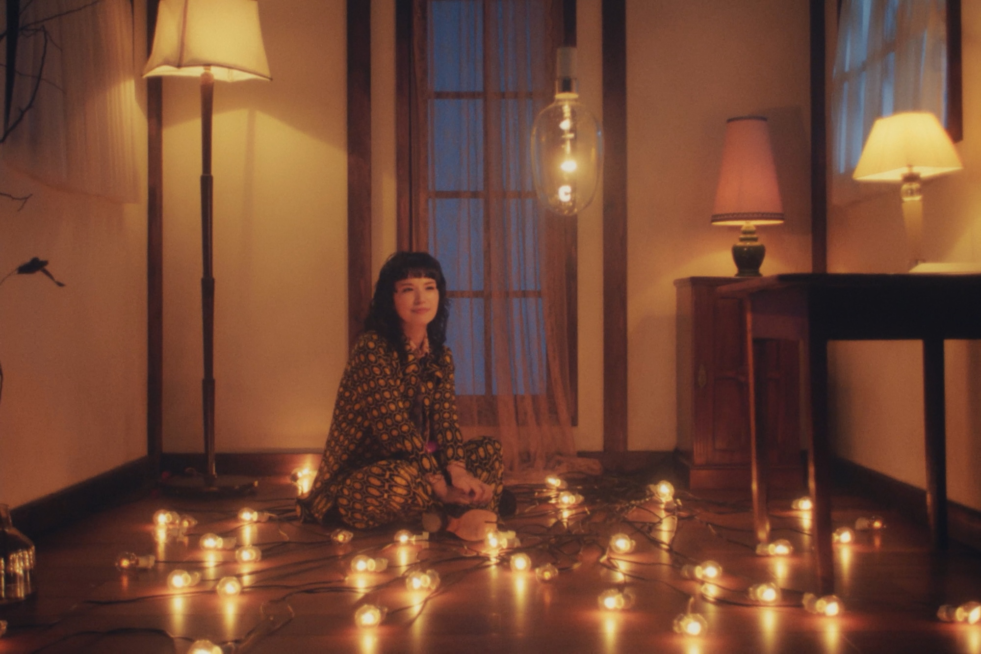 Superflyが“今”を自分に言い聞かすように歌う、Mrs. GREEN APPLEカバー「僕のこと」MV公開｜Superfly「僕のこと」MVサムネイル