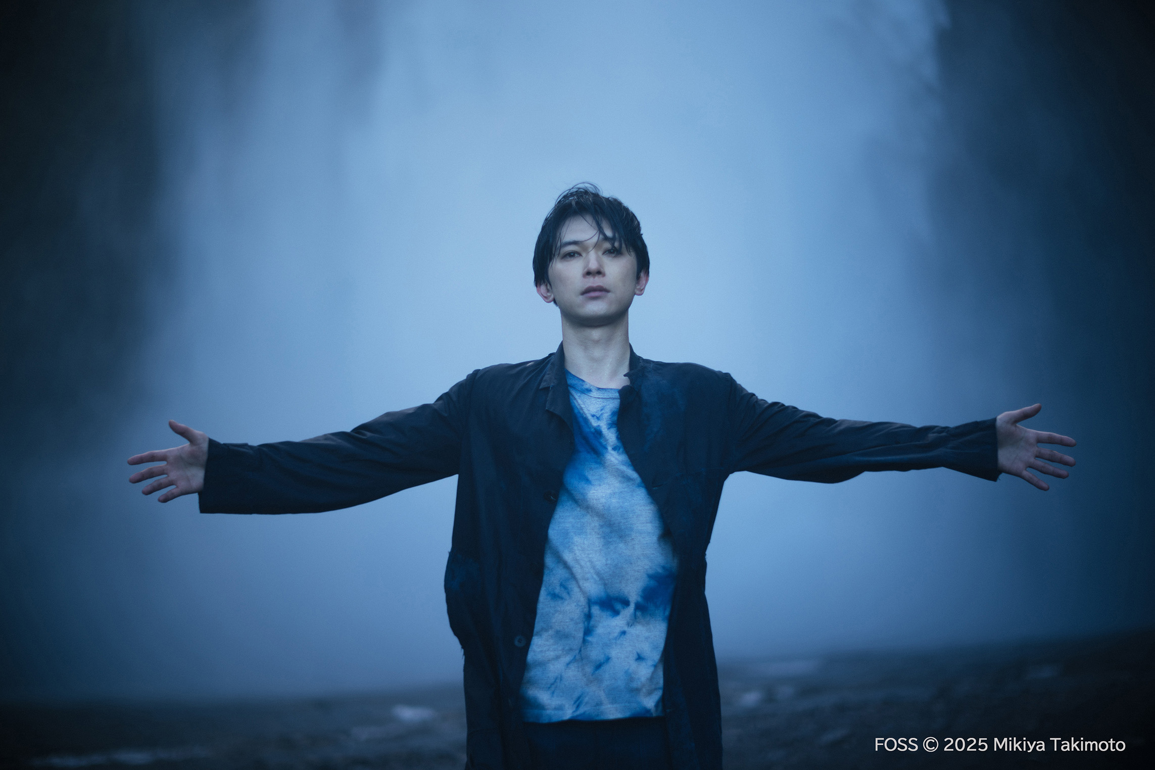 デビュー16周年迎えた吉沢亮が写真集『FOSS』発売、白夜のアイスランドで瀧本幹也が撮り下ろし｜