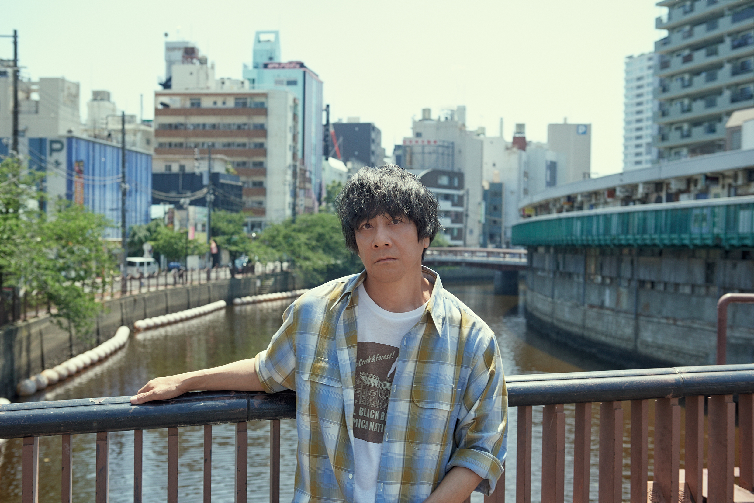 山崎まさよしがオールタイムベストアルバム発表、30周年の軌跡を未発表音源含む33曲で振り返る｜