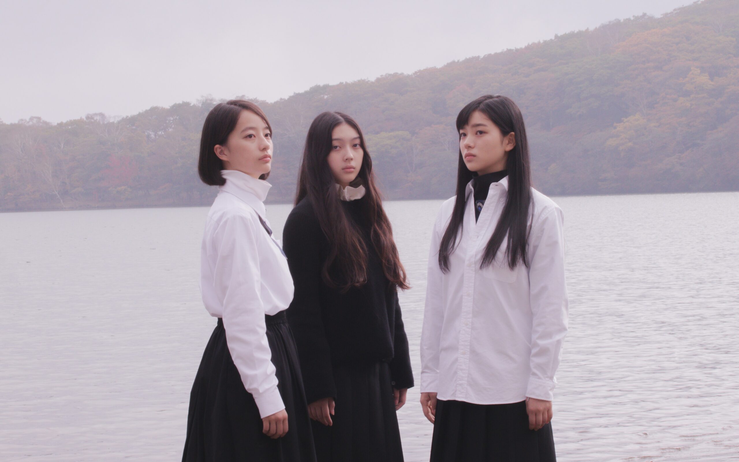 坂本悠花里監督の長編デビュー作『白の花実』公開決定、“死の向こう側”に踏み込む少女たちを描く｜©2025 BITTERS END/CHIAROSCURO