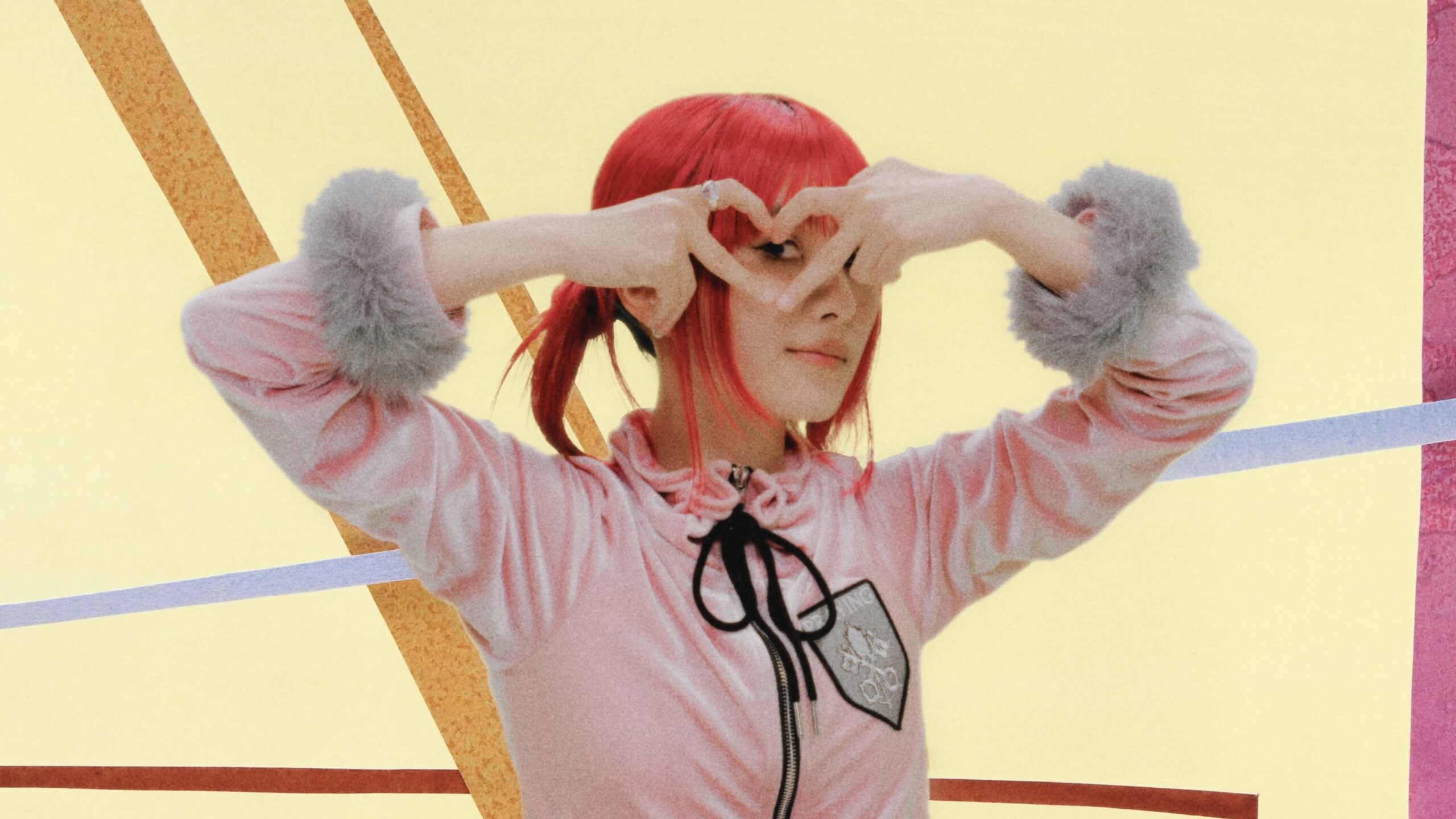 a子が本日リリースした「MOVE MOVE」のMV公開、実写×クレイアニメで不思議な世界観を描く｜
