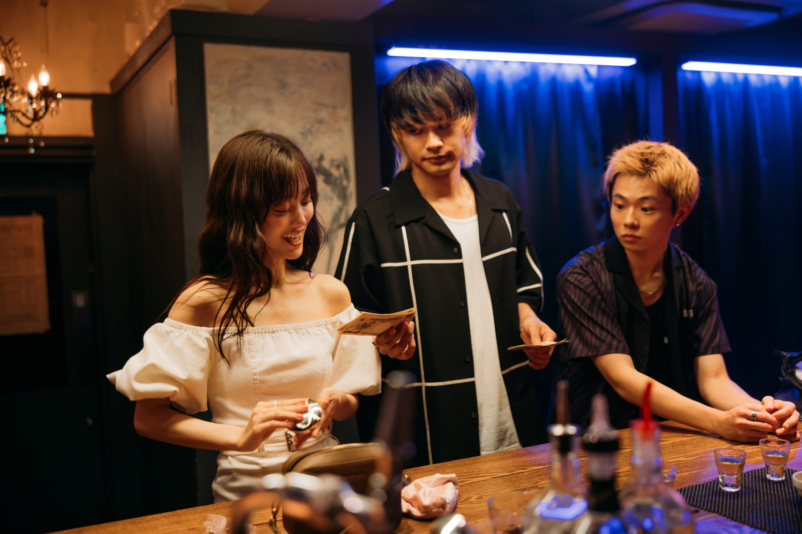 北村匠海、綾野剛、林裕太、山下美月が闇と希望を交錯させる『愚か者の身分』キャラクター映像解禁｜©2025映画「愚か者の身分」製作委員会