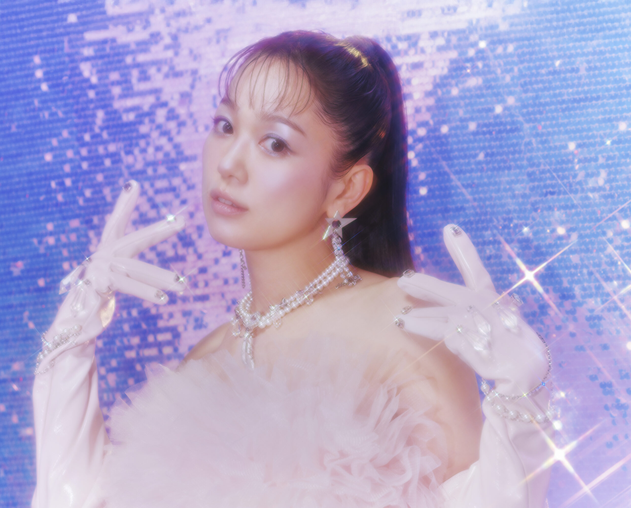 7年ぶりにMステ出演した西野カナ、新曲「マジカルスターシャインメイクアップ☆」ビジュアル解禁｜