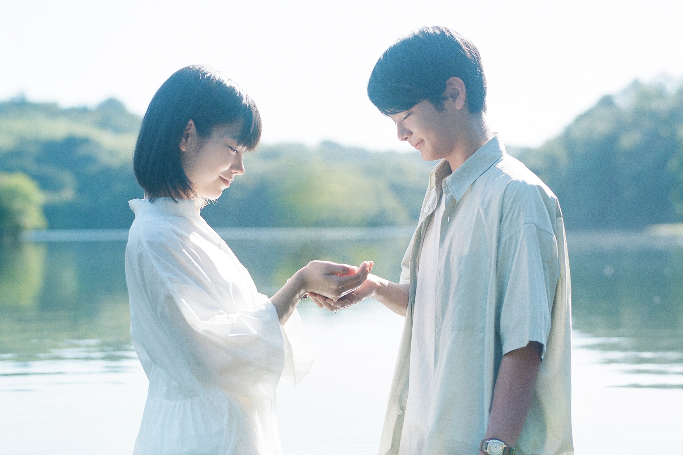 當真あみ×齋藤潤のピュアな魅力が溢れる『ストロベリームーン 余命半年の恋』場面写真解禁｜©︎2025「ストロベリームーン」製作委員会