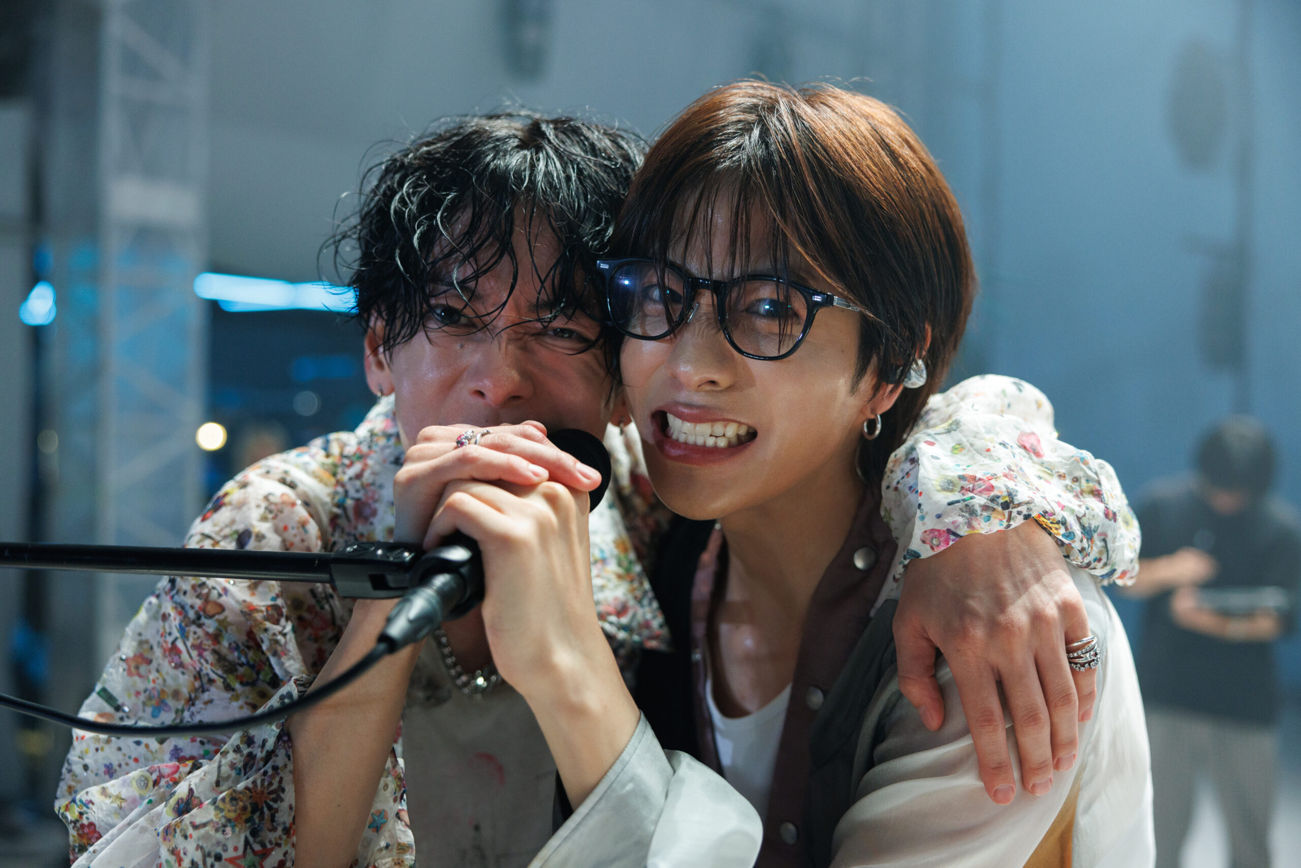 佐藤健ら“TENBLANK”の妥協なき撮影の裏側に迫った『グラスハート』メイキングムービー解禁｜