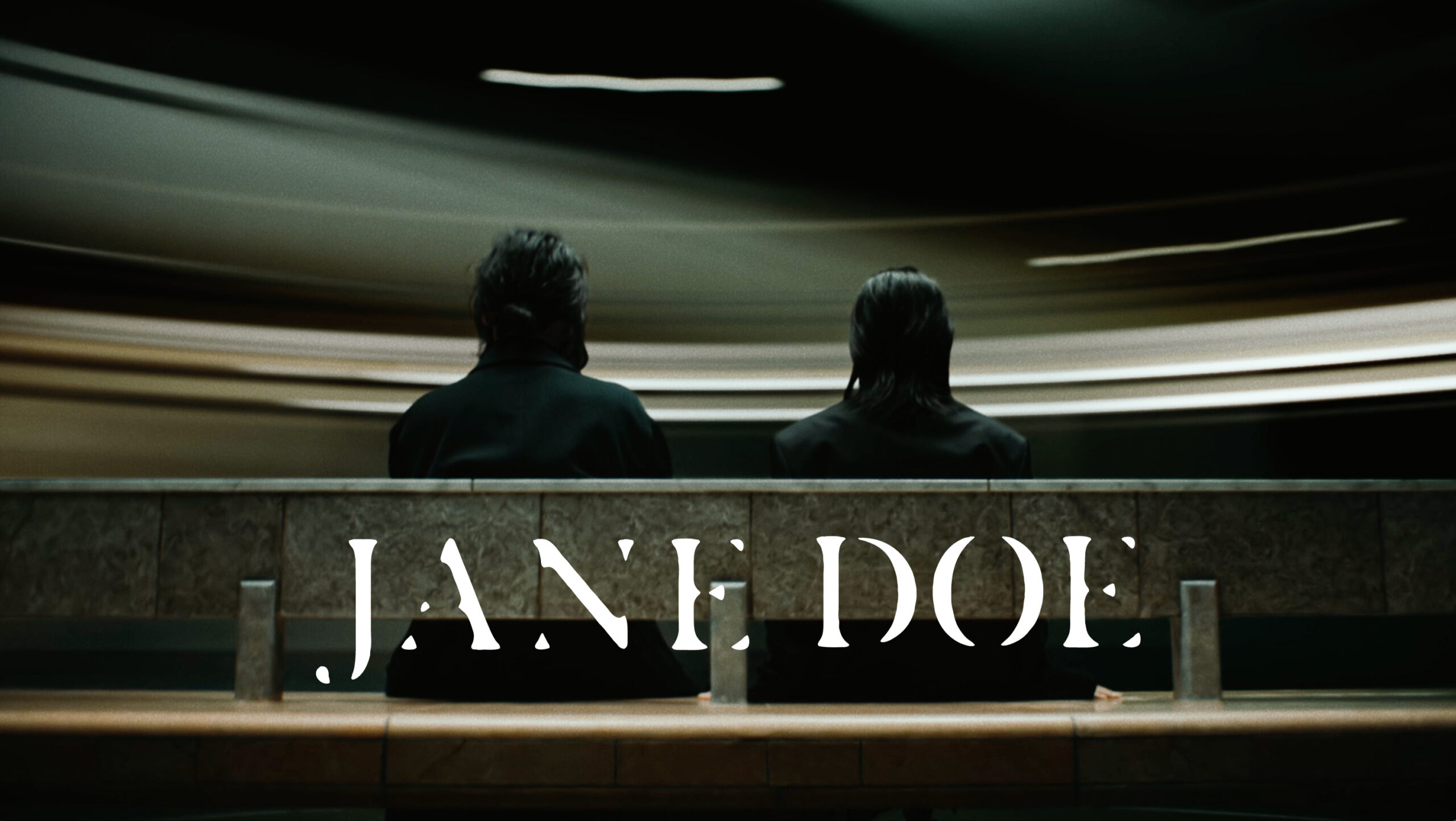 米津玄師×宇多田ヒカル「JANE DOE」MV公開、同じベンチに座る2人が互いに重力を及ぼし合う｜