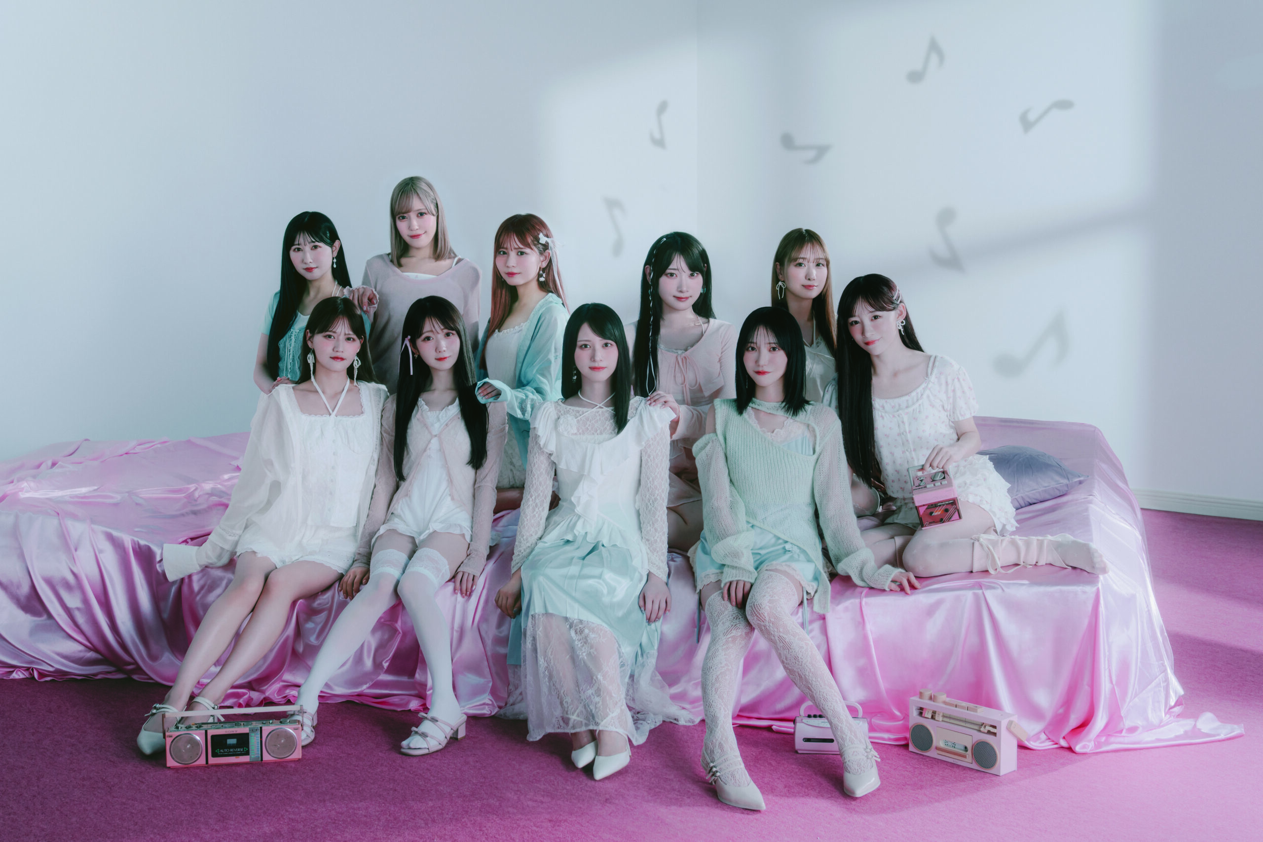 ＝LOVE新曲「ラブソングに襲われる」MV公開、佐々木舞香センターで振付キーワードは“オオカミ”｜