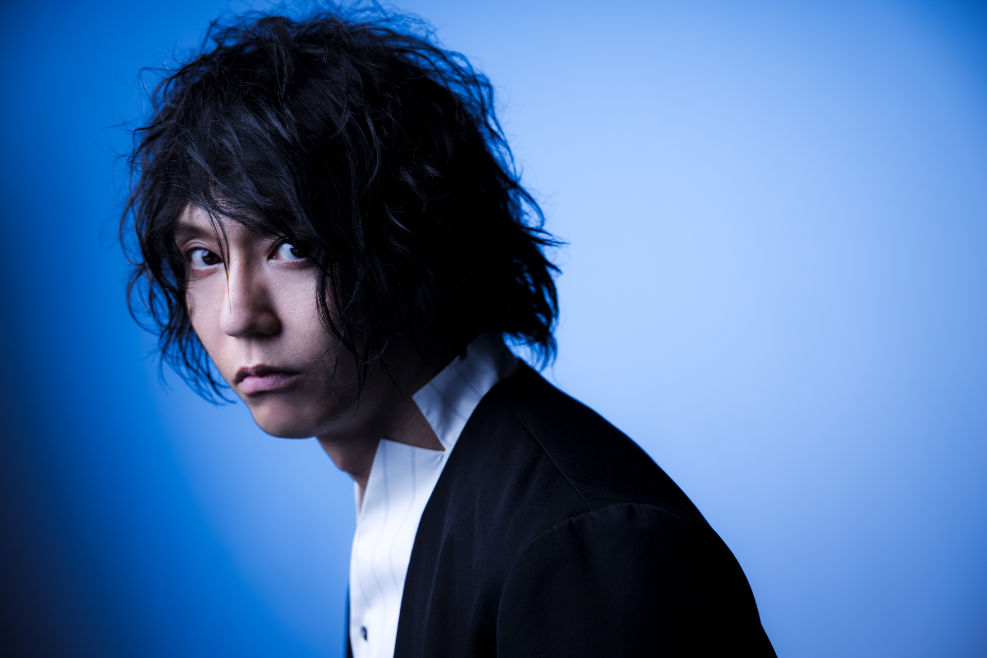 UNISON SQUARE GARDEN田淵智也がソロカバーアルバム発表、敬愛するバンドたちを歌う｜