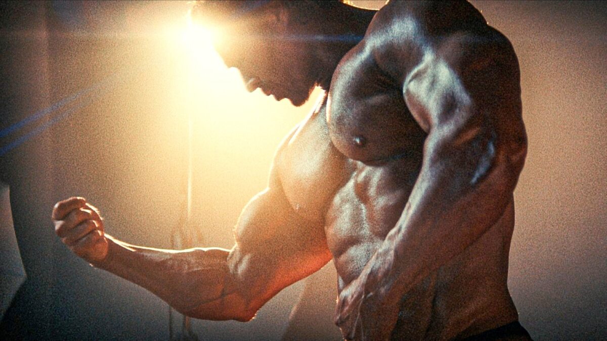 極限まで追い込まれた男たちが火花を散らす、映画『ボディビルダー