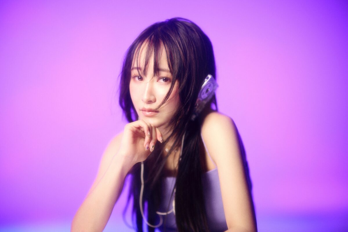 乃紫が初のアニメ主題歌書き下ろし、新曲「メガネを外して」が『正反対