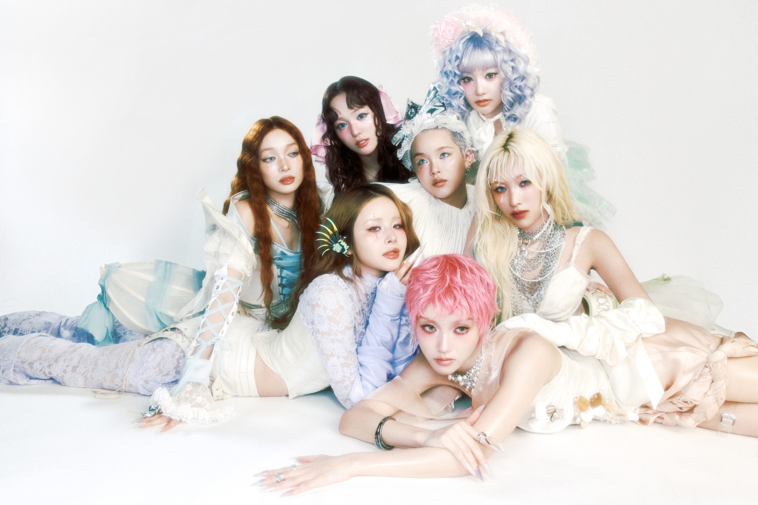 XG初アルバムのリード曲「HYPNOTIZE」MV公開、“深海”をテーマに強い没入感に誘う｜