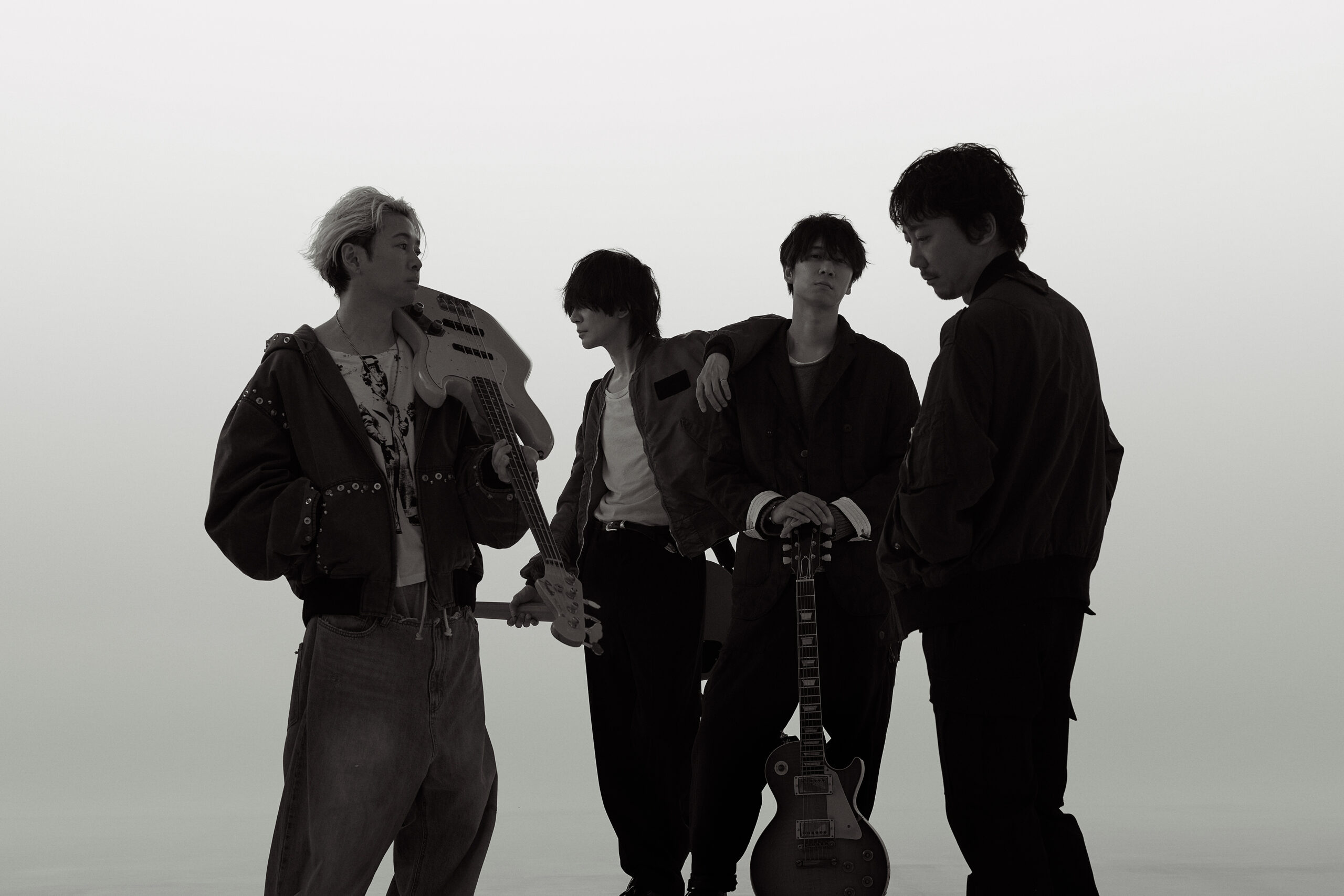 BUMP OF CHICKENが結成30周年記念で全アルバムをカセットテープ化、アーティスト写真も一新｜