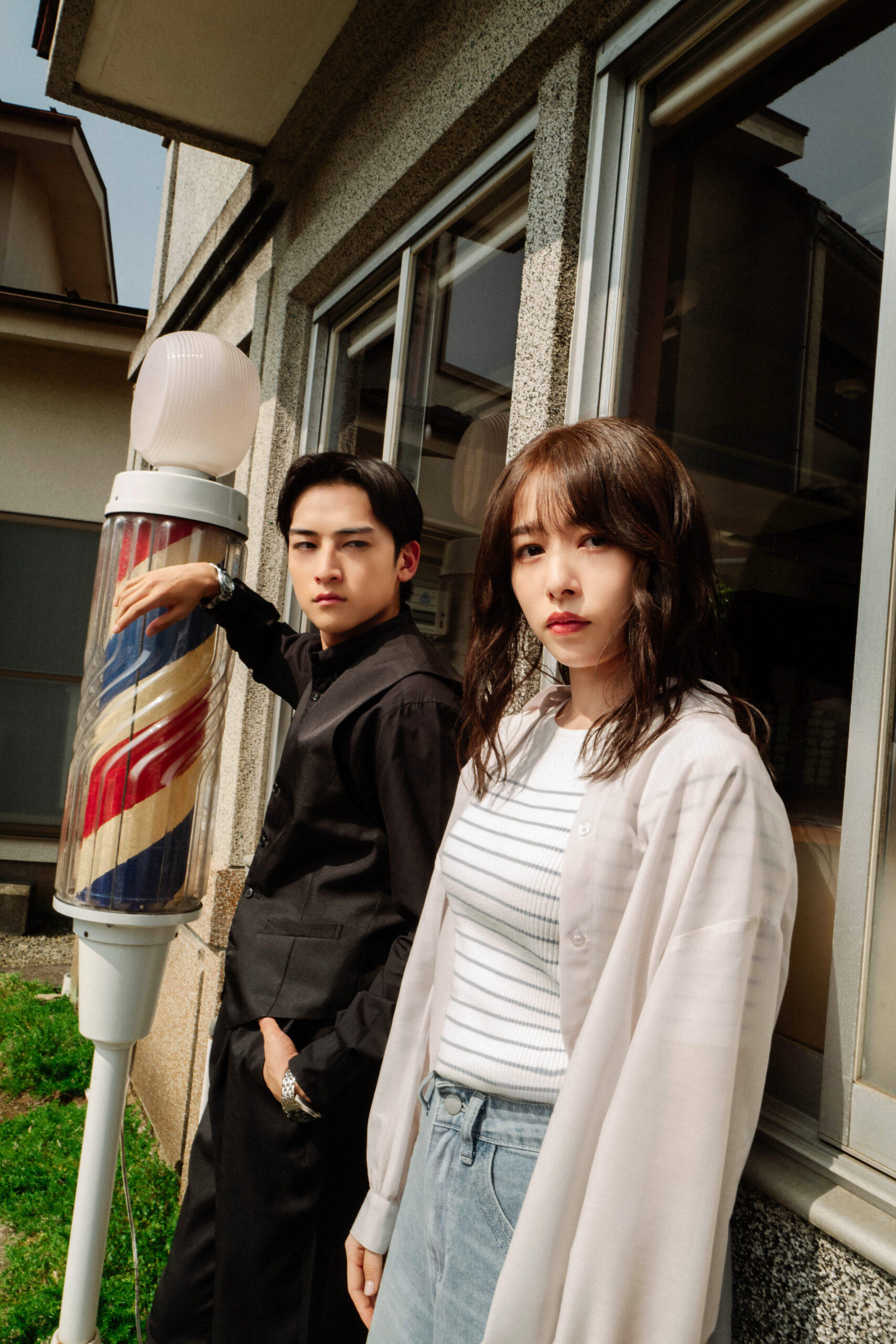 STARGLOW・日穏が映画『死神バーバー』に出演決定、桜井日奈子とW主演で物語を紡ぐ｜©︎『死神バーバー』製作委員会