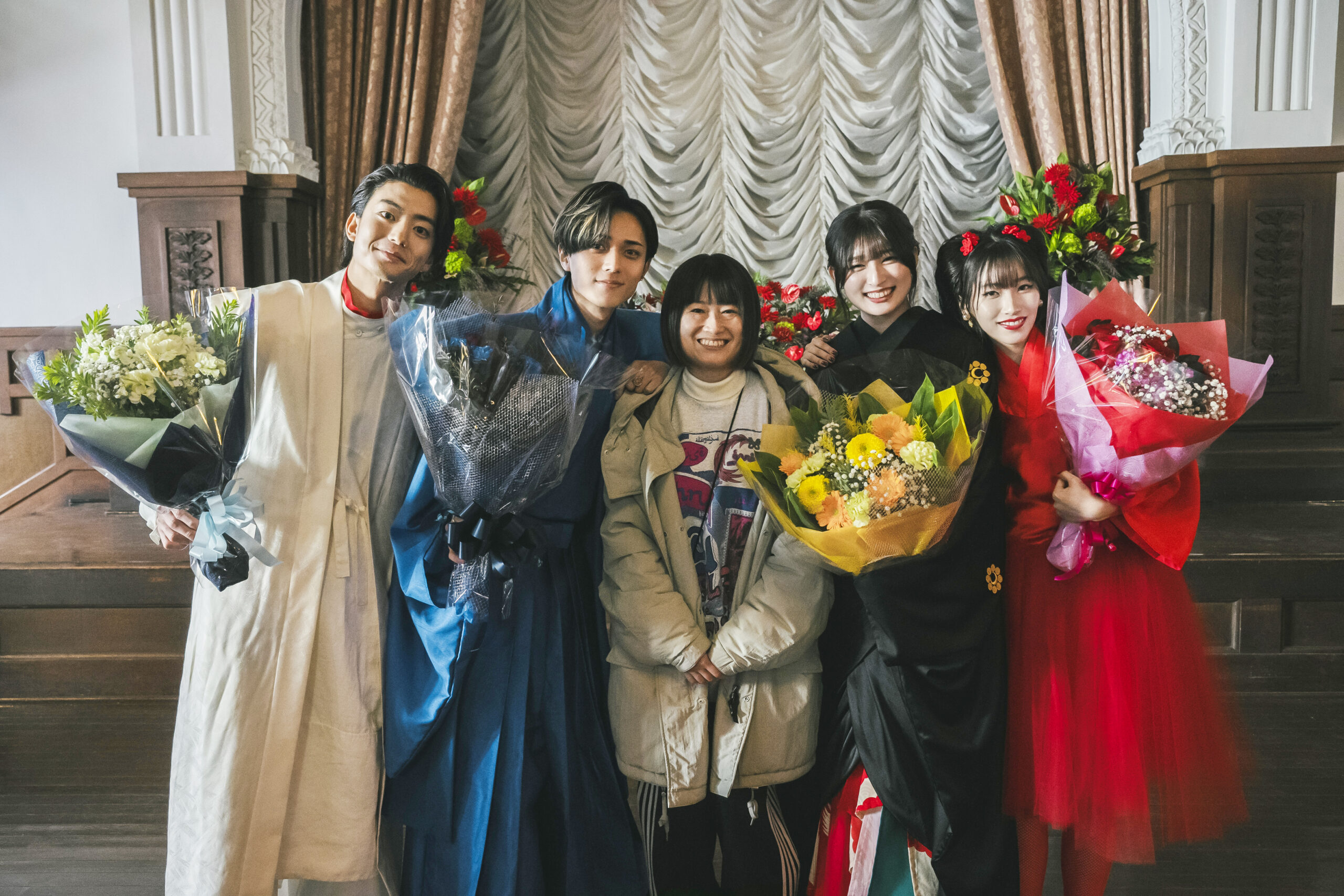 永瀬廉×吉川愛×伊藤健太郎×片岡凜が揃って完走、達成感溢れる『鬼の花嫁』クランクアップ写真解禁｜©2026「鬼の花嫁」製作委員会