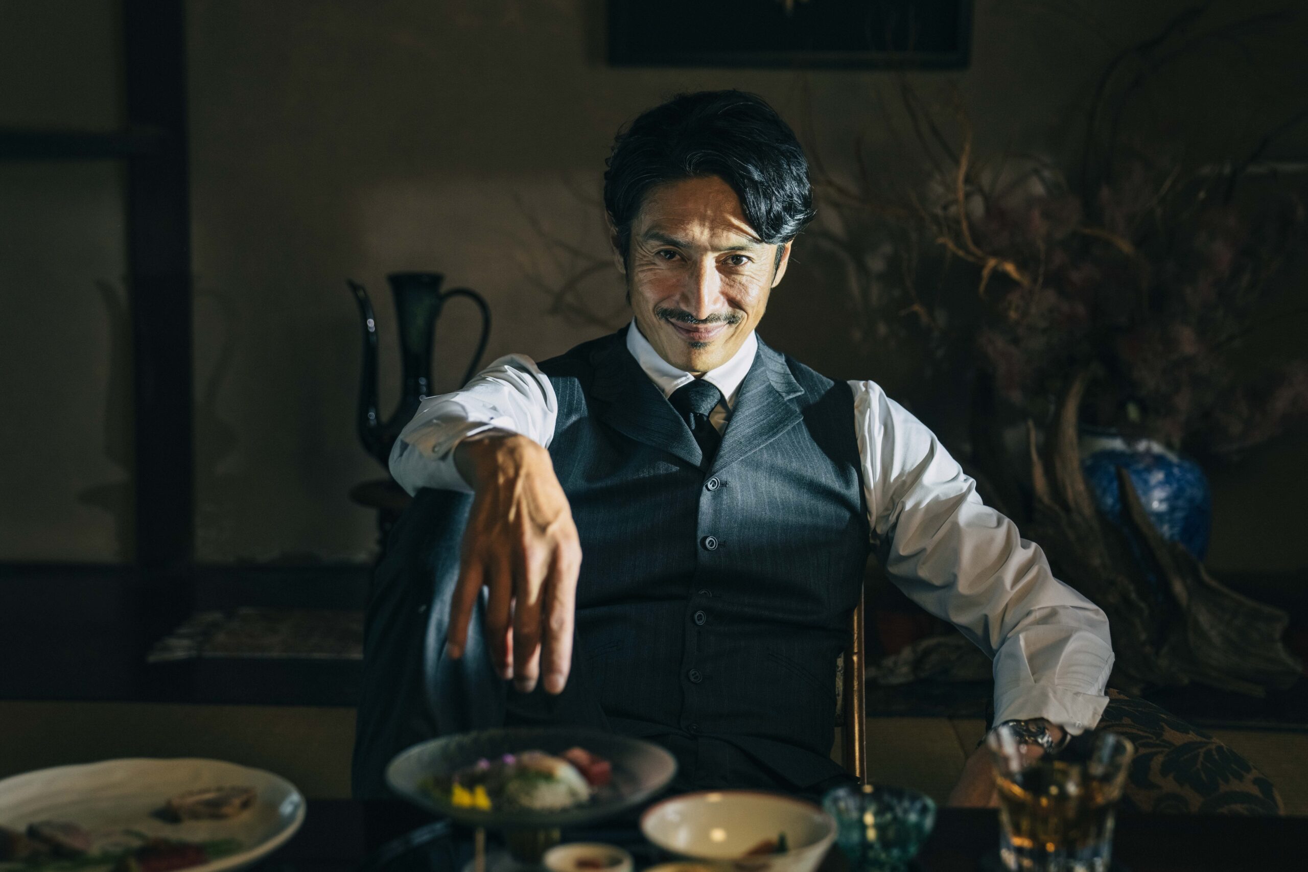『外道の歌 SEASON2』“國松”役は伊勢谷友介、窪塚洋介＆亀梨和也に立ちはだかる新たな刺客に｜©DMM TV