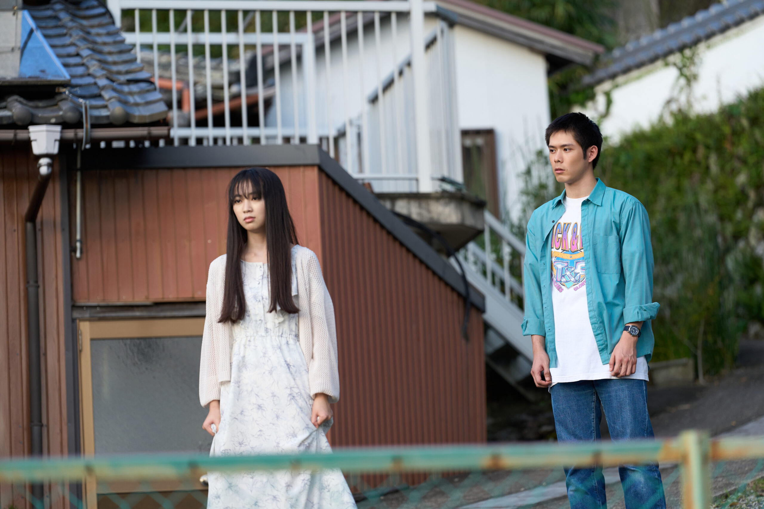 黒島結菜主演『未来』劇中カット解禁、細田佳央太×近藤華が張りつめた表情で下した決断とは|©2026 映画「未来」製作委員会 ©湊かなえ/双葉社