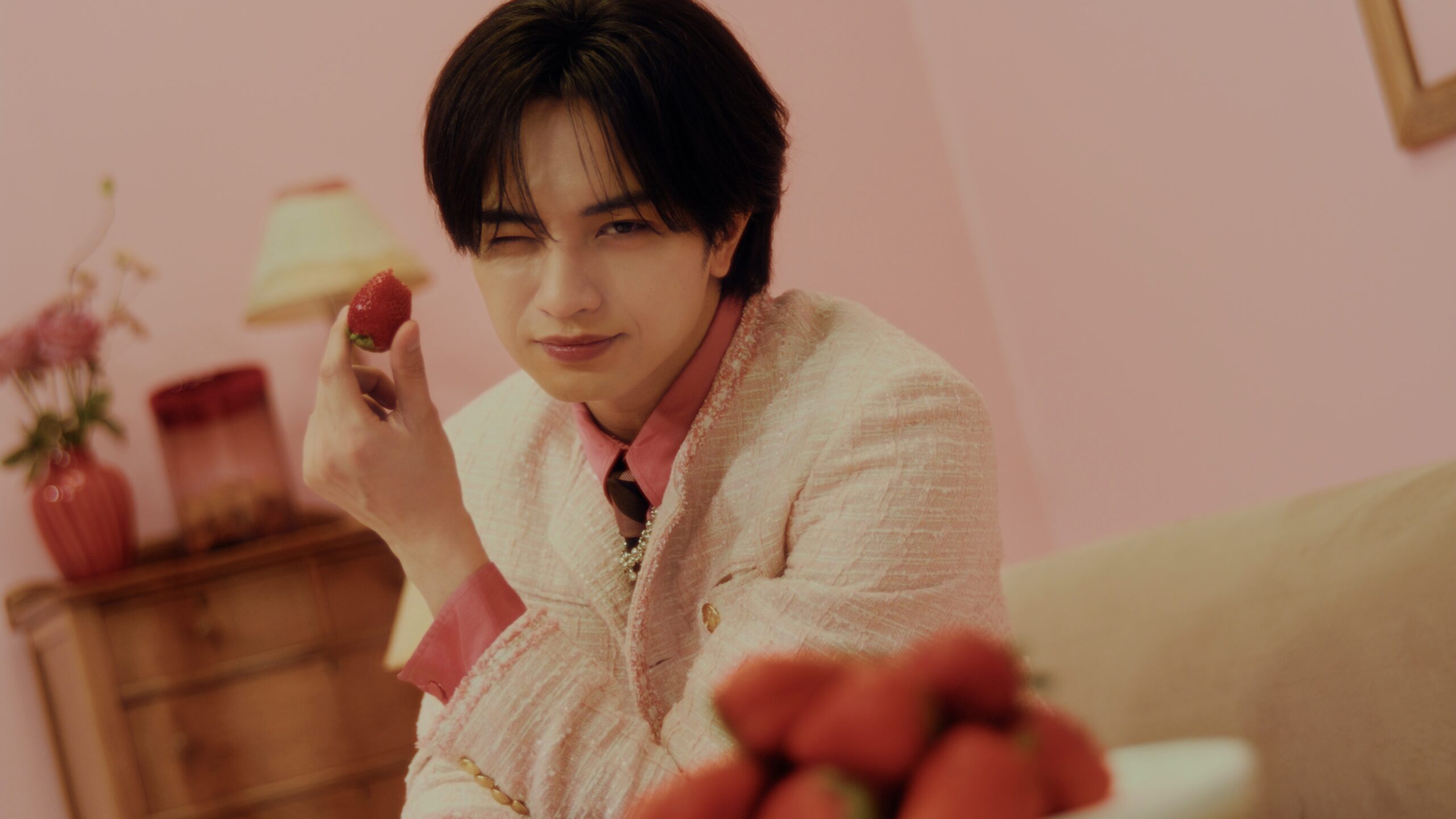 本当にフィクション？中島健人の“もしも”な日常を描いた「Fiction Love」MV公開｜