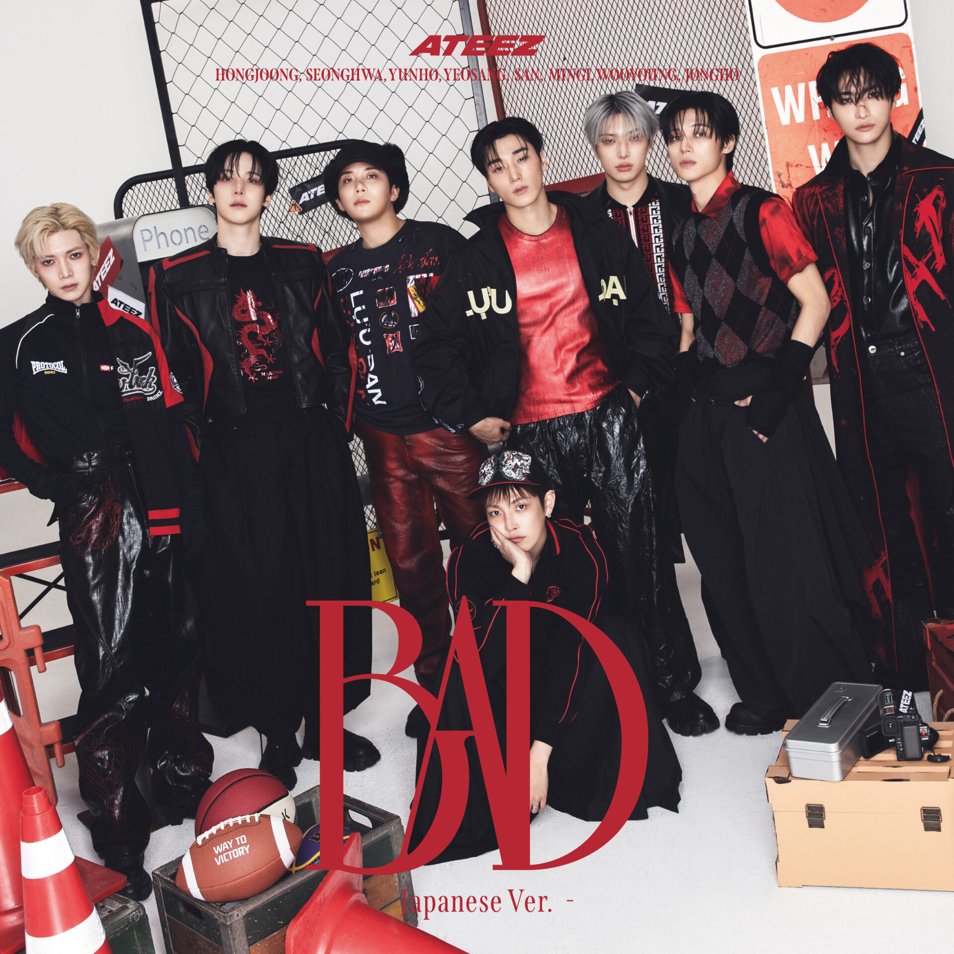 『BAD (Japanese Ver.)』通常盤 ジャケット写真 ©ユニバーサルミュージック