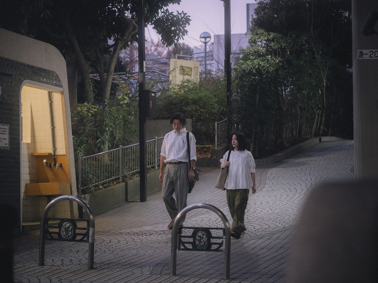 岸井ゆきの×浅野忠信が“光”を探す『すべて真夜中の恋人たち』特報解禁、公開日は11月13日に｜©2026『すべて真夜中の恋人たち』製作委員会