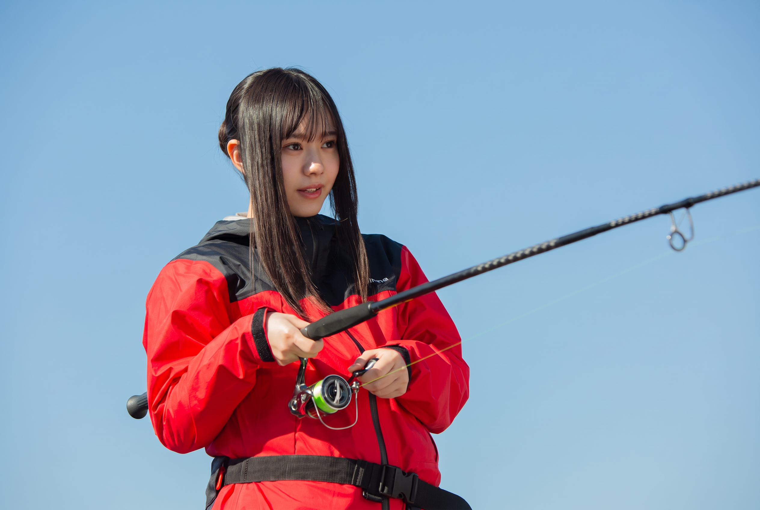 えびちゅう仲村悠菜が映画初主演、釣りで金メダルを目指す女子高生演じる『つりこまち』今秋公開｜©山崎夏軌／SQUARE ENIX・「つりこまち」製作委員会