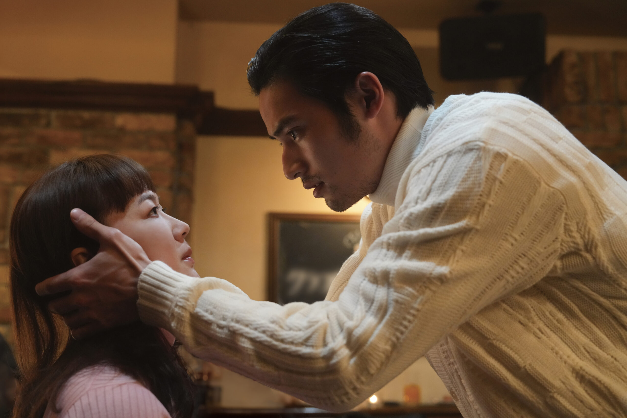 水上恒司が黒木華らと魅せる戦慄と興奮の絶頂、映画『本当にあった話（の話）』場面写真一挙解禁｜Ⓒ鴻池留衣／文藝春秋 ／2026「本当にあった話（の話）」製作委員会