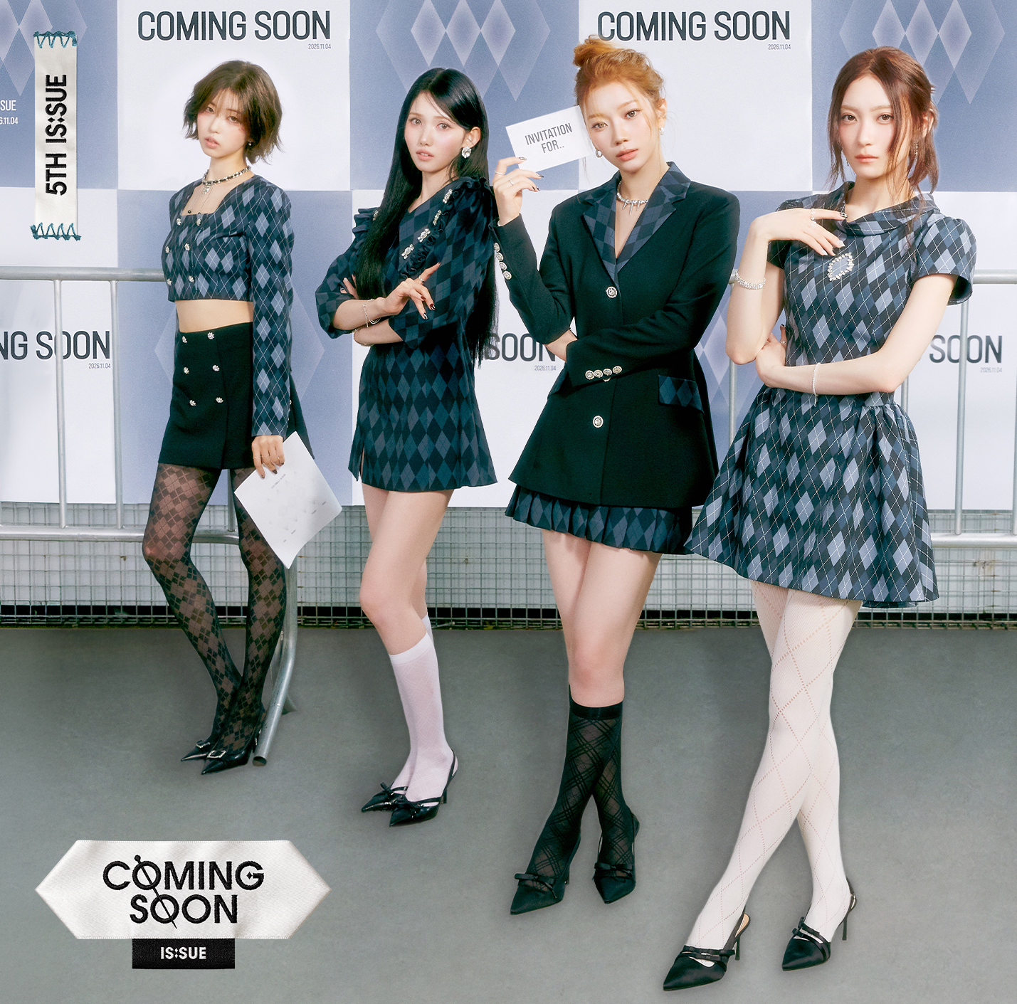 『COMING SOON』UNIVERSAL MUSIC STORE限定盤ジャケット ©︎LAPONE GIRLS