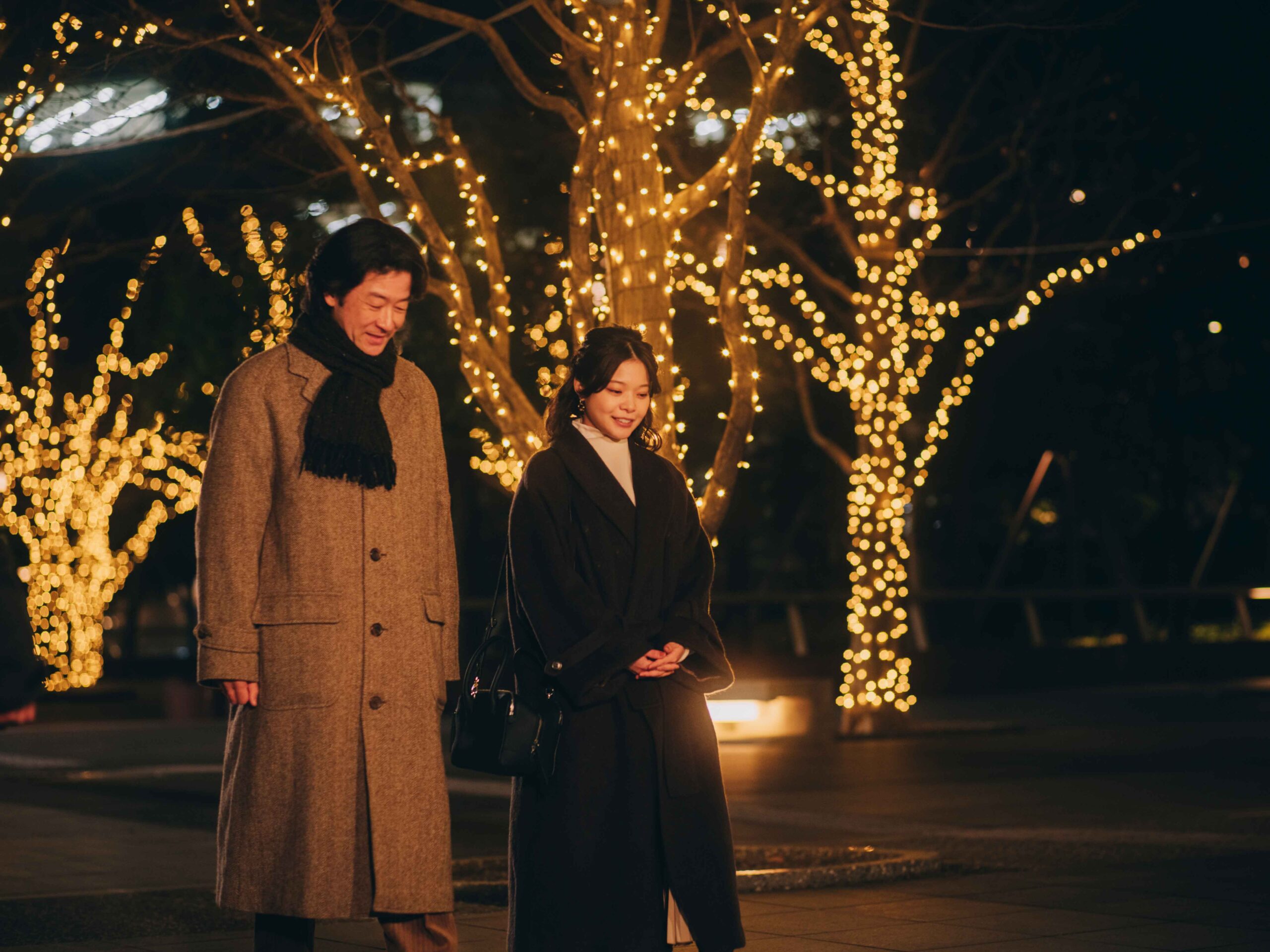 『すべて真夜中の恋人たち』岸井ゆきの×浅野忠信が“世界の端っこ”で不器用に恋する場面写真解禁｜©2026『すべて真夜中の恋人たち』製作委員会