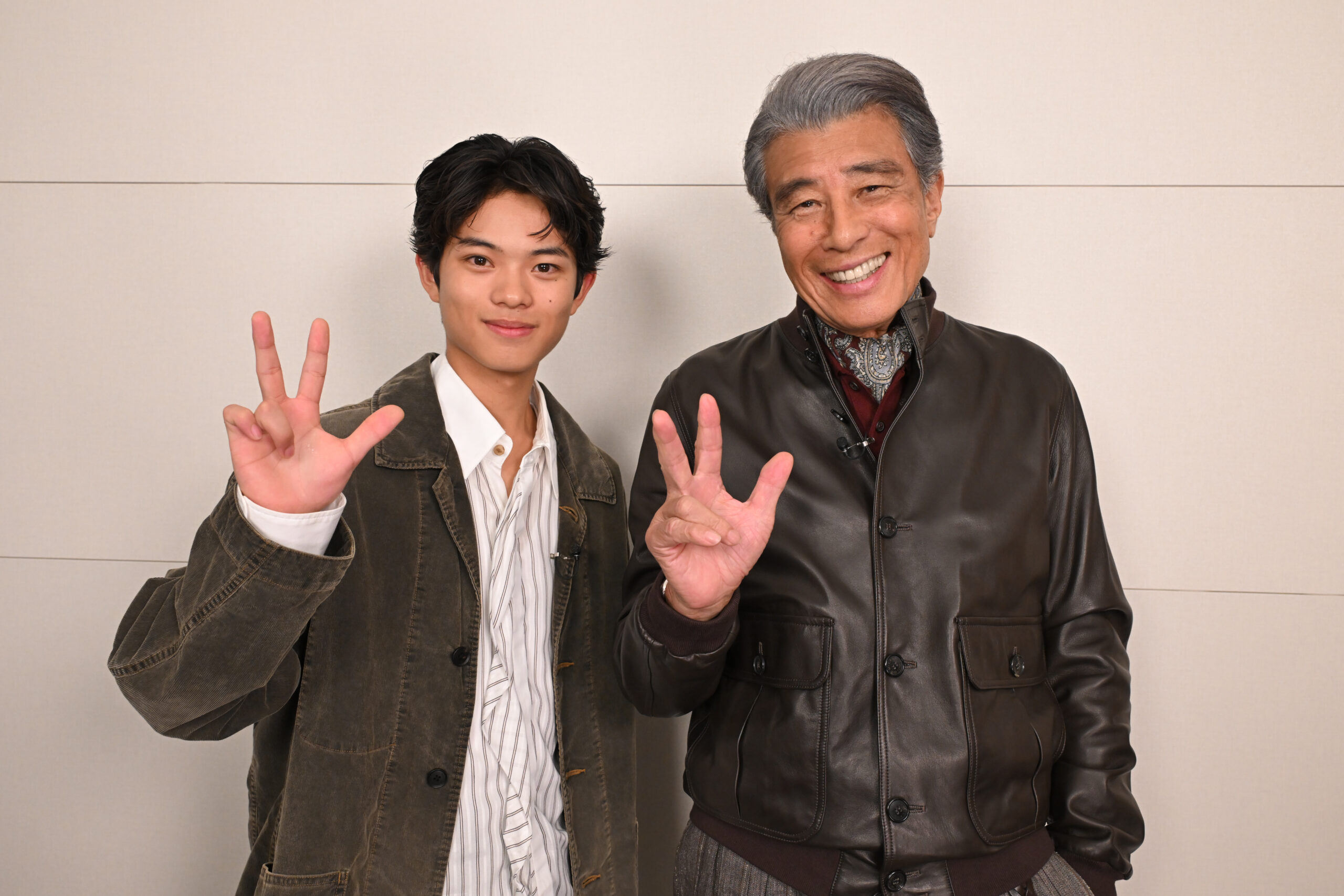 「心臓が止まるかと思いました」黒川想矢主演『3ミリの恋』取材現場に舘ひろしがサプライズ訪問|©2026「3ミリの恋」製作委員会