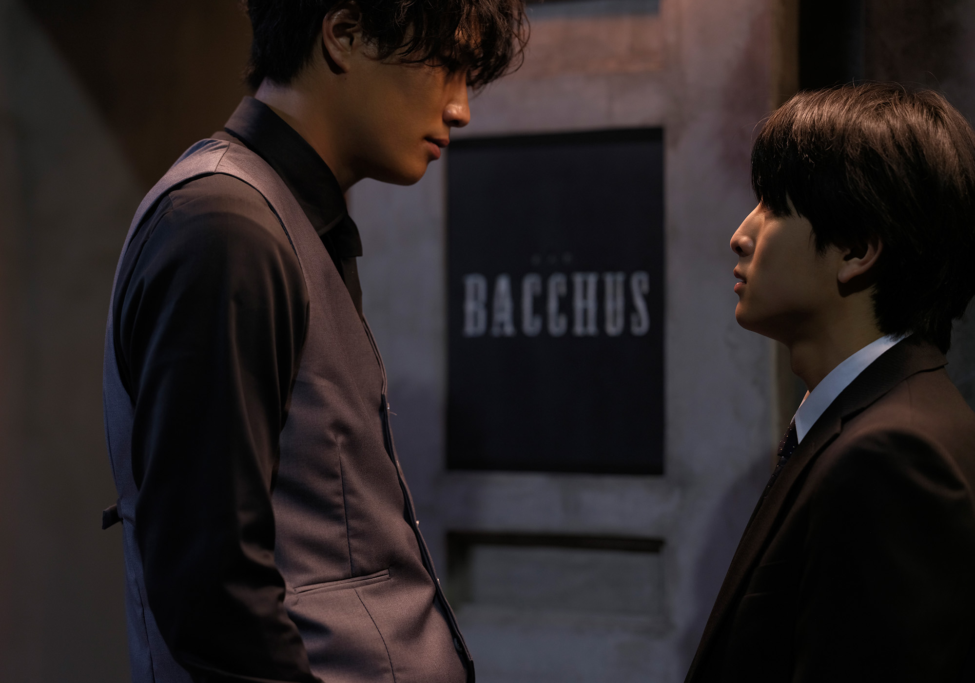 危うく強い鈴木伸之に柏木悠が宿す意思とは、映画『羊の皮を着たケモノ』緊張感漂う場面写真解禁｜©2026 Amazon Content Services LLC or its Affiliates.